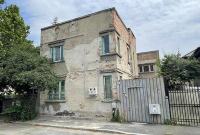 Casă cu 3 camere cu Canalizare în Domenii - 1
