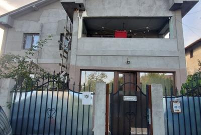 Casă individuală cu 6 camere în Valu lui Traian