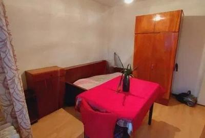 Apartament 2 camere decomandate,  etajul 2, str Aurel Vlaicu Marasti - 12