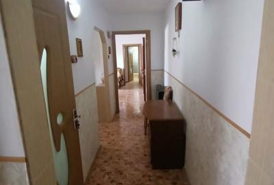Apartament cu 3 camere semidecomandat în Pod - 8
