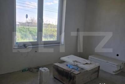 Casă cu 8 camere cu Teren 1500 Mp în Central - 3