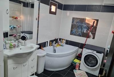 Casă cu 4 camere cu Teren 300 Mp în Central