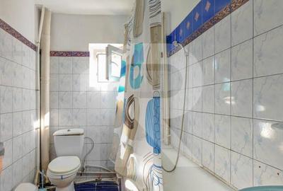 Casă cu 7 camere cu Canalizare în Central