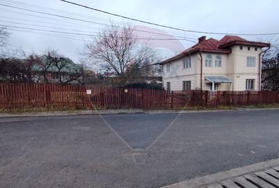 Casa / Vila cu 6 camere de vanzare in zona Central - 1