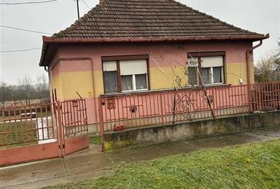 Casă individuală cu 2 camere în Periferie