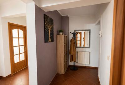 Apartament cu 3 camere decomandat în Central - 1