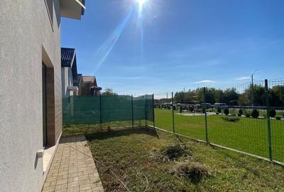 Vila superba situata langa lac si parc | Tunari - 16