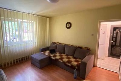Apartament cu 2 camere semidecomandat, mobilat în Griviței
