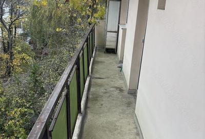 Apartament cu 3 camere semidecomandat în Micro 3 - 1