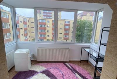 Apartament cu 3 camere decomandat în Triaj - 2