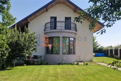 Casă cu 4 camere cu Teren 780 Mp în Costești - 2