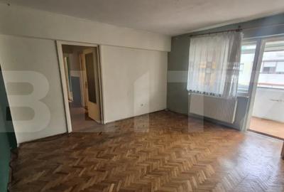 Apartament cu 3 camere decomandat în Micro 16