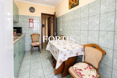 Apartament cu 4 camere decomandat în Central - 2