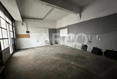 Spațiu comercial, de 49 mp, în Central - 4