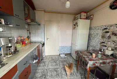 Apartament cu 3 camere decomandat în Progresul - 12