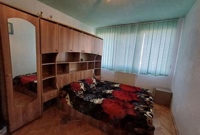 Inchiriere apartament cu 3 camere – Zona Complex Studențesc pret-450 euro - 1