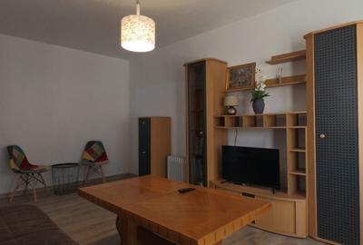 Apartament cu 3 camere nedecomandat în P-ța Alba Iulia - 2