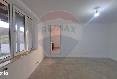 Casă cu 3 camere cu Teren 800 Mp în Corunca - 6