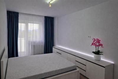 Apartament cu 2 camere decomandat, mobilat în Tractorul - 3