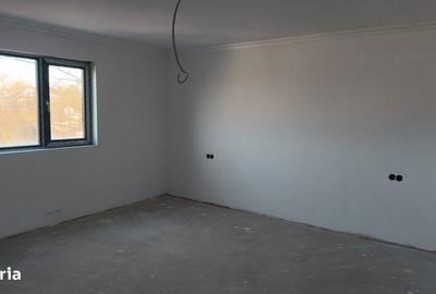 Casă cu 6 camere cu Teren 463 Mp în Costești - 3