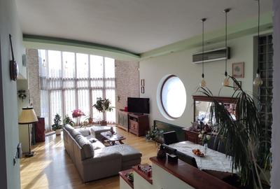 Vilă cu 5 camere, 3 băi, P+E, garaj și piscină, zona centrală, Oradea. - 2