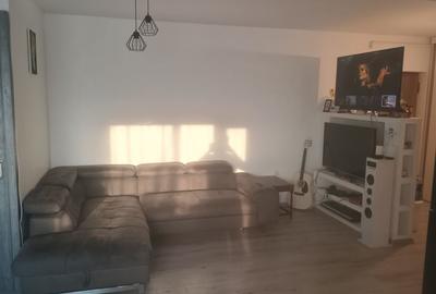 Apartament cu 3 camere semidecomandat în Florești - 3