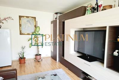 Apartament cu 3 camere decomandat, mobilat în Lipovei