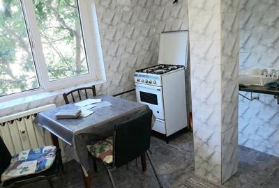 Garsonieră decomandată, mobilată în Sud - 10