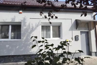 Casă cu 4 camere cu Teren 350 Mp în Central