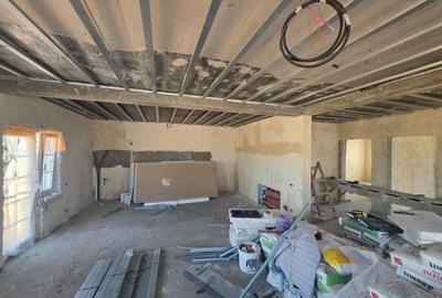 Casă cu Teren 394 Mp în Central - 3