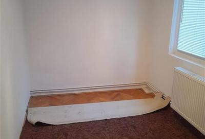 Apartament cu 3 camere semidecomandat în Dacia - 17