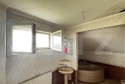 Casa de vanzare in Lazuri, ideala si pentru investitii - 19