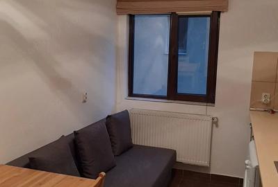 Garsonieră decomandată în Central