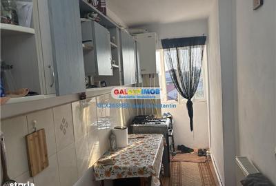 Garsonieră decomandată în Broșteni