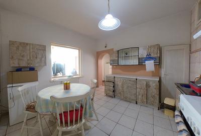 Casă individuala cu 4 camere și garaj în centrul istoric Casă individuala cu 4 camere și garaj în centrul istoric - 7