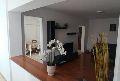 Ofer spre închiriere un apartament generos cu 3 camere, decomandat RENOVAT Ofer spre închiriere un apartament generos cu 3 camere, decomandat RENOVAT - 5