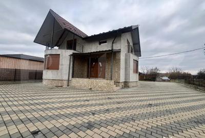 Casă cu 5 camere cu Teren 5000 Mp în Unirea - 7