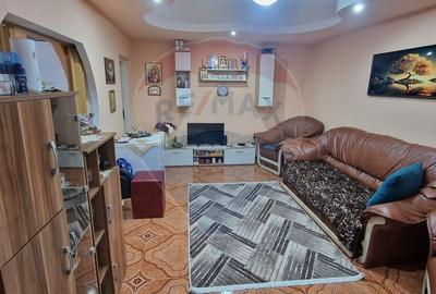 Apartament 3 camere parter cu intrare separata, Buhusi/Bacau - 1