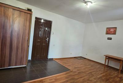 Garsoniera  de vanzare  Focsani, etajul 3 , bloc Penny Market(fost MARA) - 1