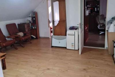 Casă cu Teren 782 Mp în Central - 2