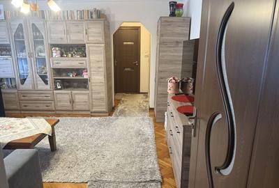 Apartament cu 2 camere semidecomandat în Micro 16 - 1