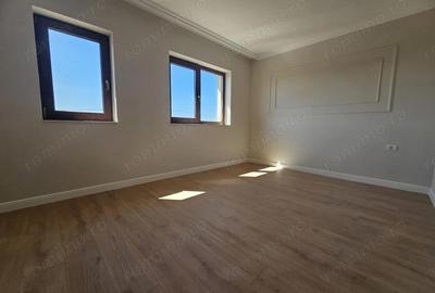 Casă cu 5 camere cu Teren 350 Mp în Aradului