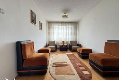 Apartament cu 3 camere în Florilor
