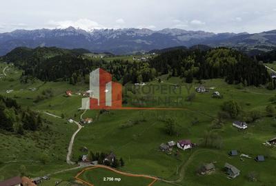 Teren Fundata cu vedere la muntii Bucegi - 5