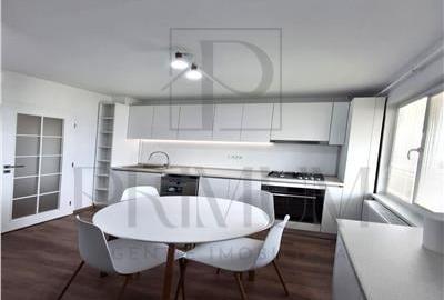Apartament cu 3 camere semidecomandat, mobilat în Take Ionescu