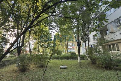 Apartament cu 3 camere decomandate, geam la baie, aleea Baita! - 15