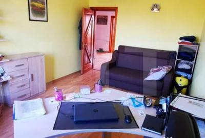 Casă cu 5 camere cu Teren 1000 Mp în Central