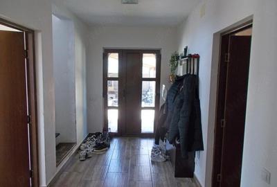 Casă cu 4 camere cu Teren 1190 Mp în Parța - 18