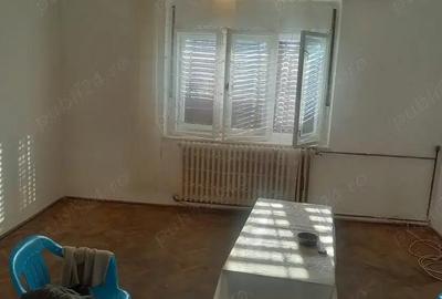 Apartamente cu 3 camere de vanzare , Strada Gheorghe Baritiu la casa in asociatie , 59.500 euro neg. - 2