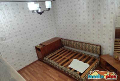 Apartament cu 3 camere decomandat în - 2